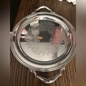 Round with handles
14.5 inches